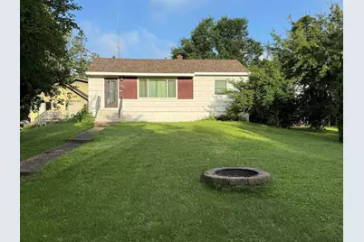 3027 8th Ave E, Hibbing, MN 55746 - Photo 1