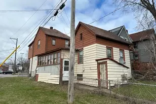 412 Monroe St, Eveleth, MN 55734 - Photo 1