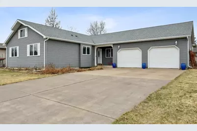 911 Slate St, Cloquet, MN 55720 - Photo 1