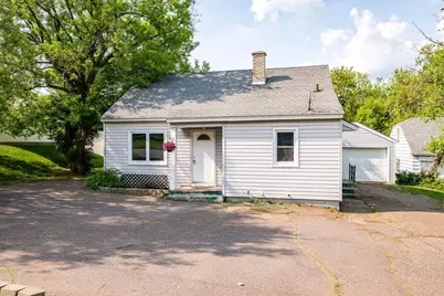 807 Prospect Ave W, Cloquet, MN 55720 - Photo 1