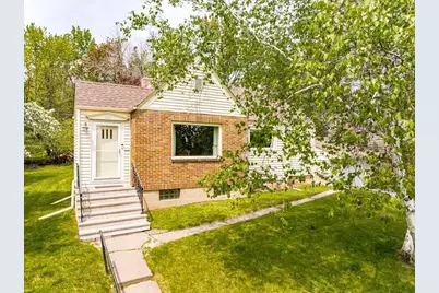 3319 E Superior St, Duluth, MN 55804 - Photo 1