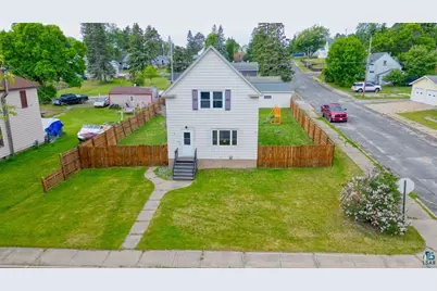 109 N Norman Ave, Eveleth, MN 55734 - Photo 1