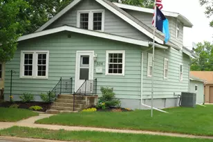 3214 2nd Ave W, Hibbing, MN 55746 - Photo 1