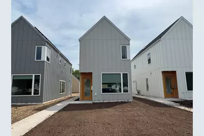 228 S 62nd Ave W, Duluth, MN 55807 - Photo 1