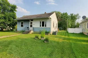 1322 W 2nd St, Eveleth, MN 55734 - Photo 1
