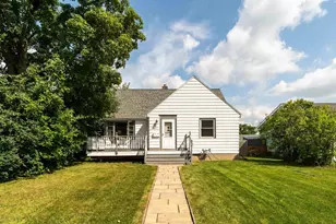 4621 Oneida St, Duluth, MN 55804 - Photo 1