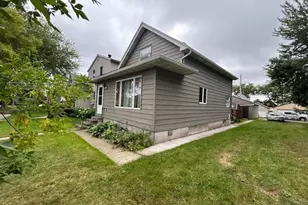 718 11th St N, Virginia, MN 55792 - Photo 1