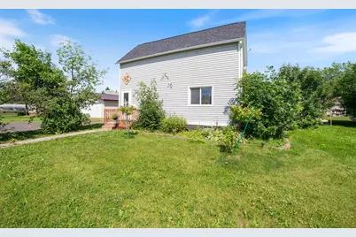 912 Catlin Ave, Superior, WI 54880 - Photo 1