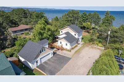 3239 S Lake Ave, Duluth, MN 55802 - Photo 1