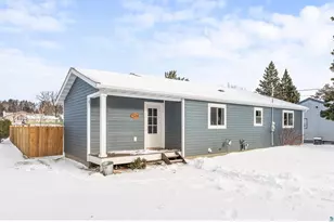 524 14th Ave, Two Harbors, MN 55616 - Photo 1