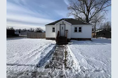 3621 1st Ave, Hibbing, MN 55746 - Photo 1