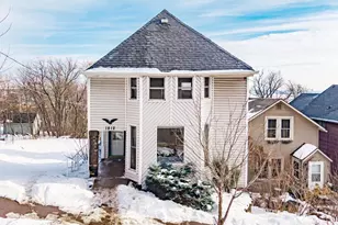 1812 W 3rd St, Duluth, MN 55806 - Photo 1