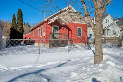 1117 Lincoln Ave, Eveleth, MN 55705 - Photo 1