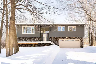 1609 Woodbury Ln, Duluth, MN 55803 - Photo 1