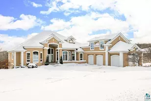 560 Marshall St, Duluth, MN 55803 - Photo 1