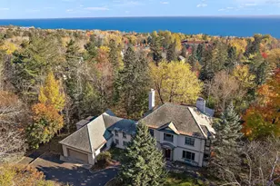 124 N Hawthorne Rd, Duluth, MN 55812 - Photo 1