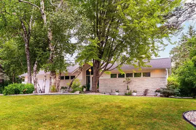 630 Valley Dr, Duluth, MN 55804 - Photo 1