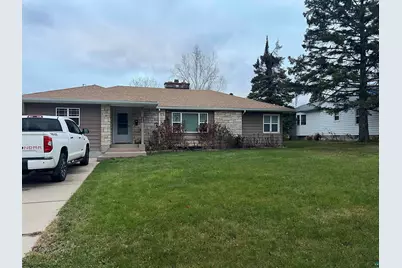 27 S 5th St W, Aurora, MN 55705 - Photo 1