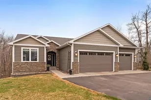 510 Crystal Dr, Duluth, MN 55811 - Photo 1