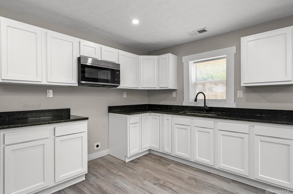 5 Hl St, Spring Valley OH exterior