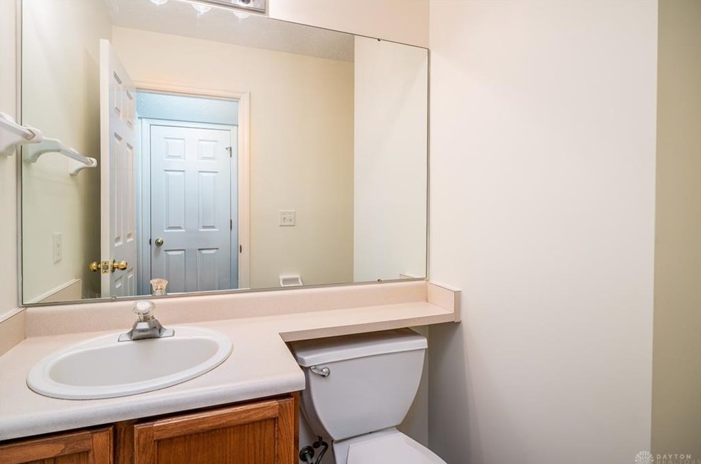 7141 Brookmeadow Dr, Dayton OH 45459-5181 exterior