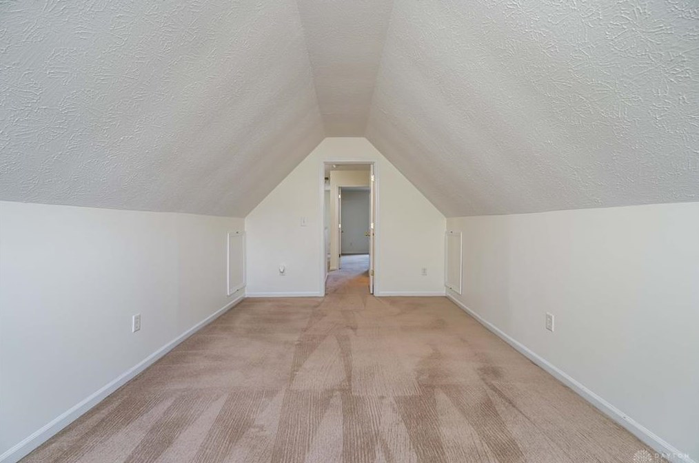 7141 Brookmeadow Dr, Dayton OH 45459-5181 exterior