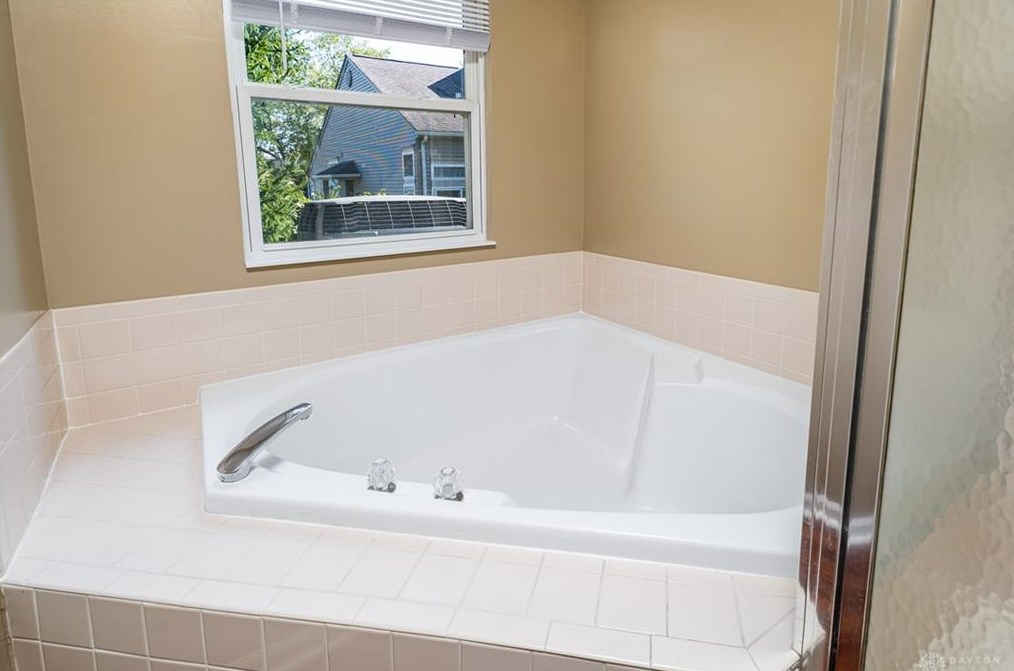 7141 Brookmeadow Dr, Dayton OH 45459-5181 exterior