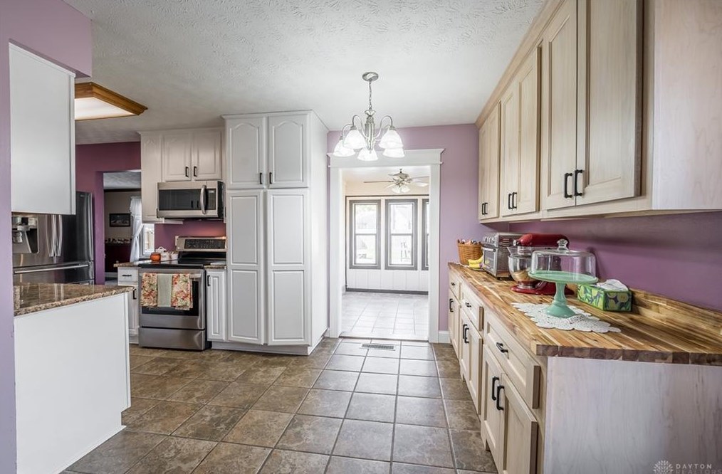 3351 Little York Rd, Dayton OH  45414-1701 exterior