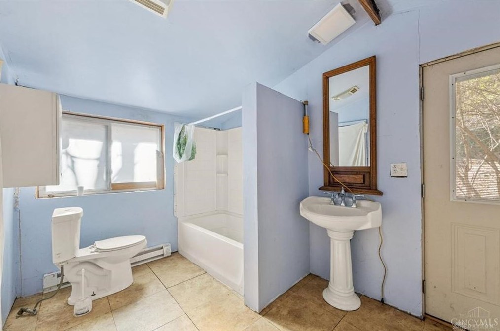 2485 Warsaw Ave, Cincinnati OH  45204-1584 exterior