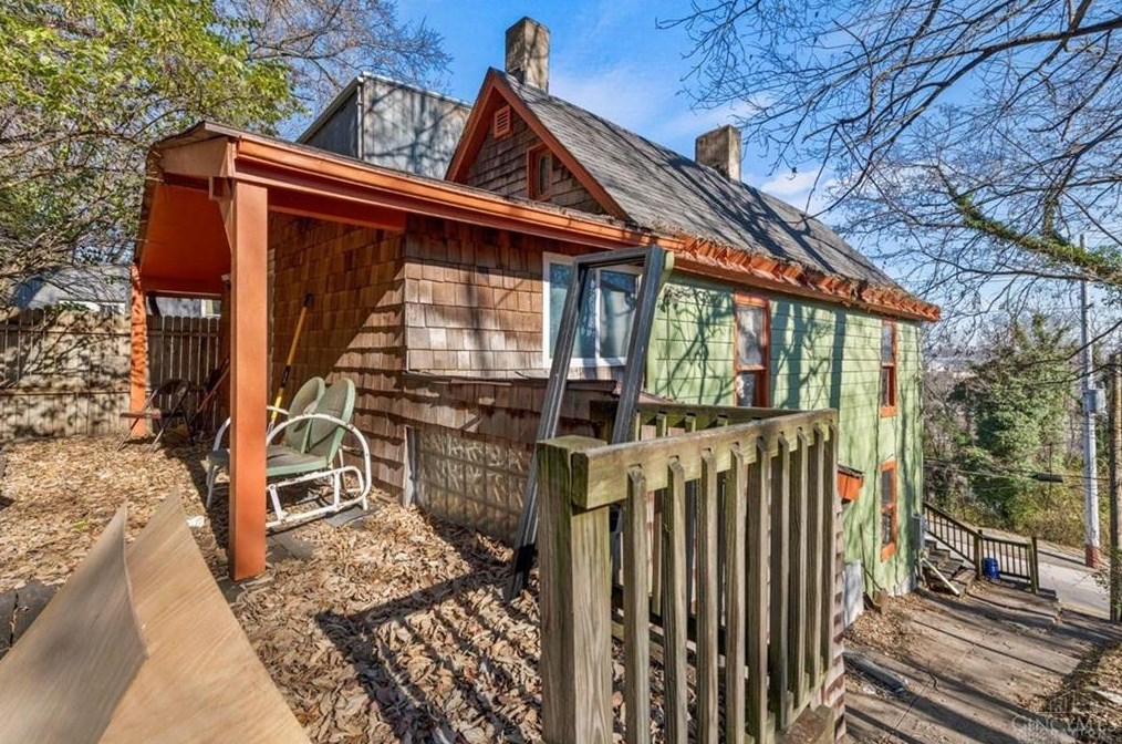 2485 Warsaw Ave, Cincinnati OH  45204-1584 exterior