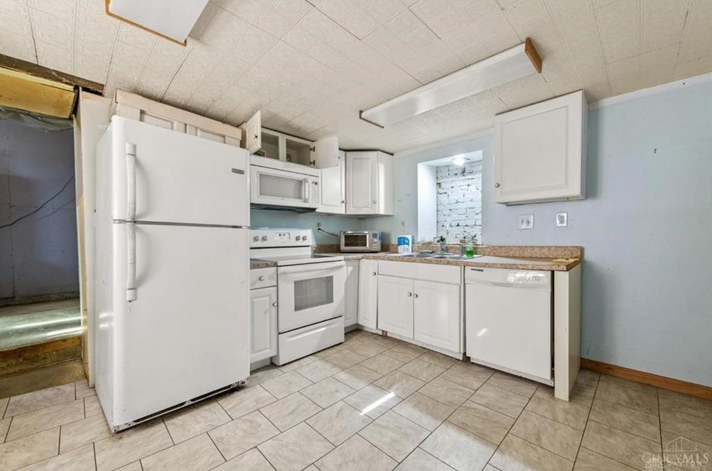 2485 Warsaw Ave, Cincinnati OH  45204-1584 exterior