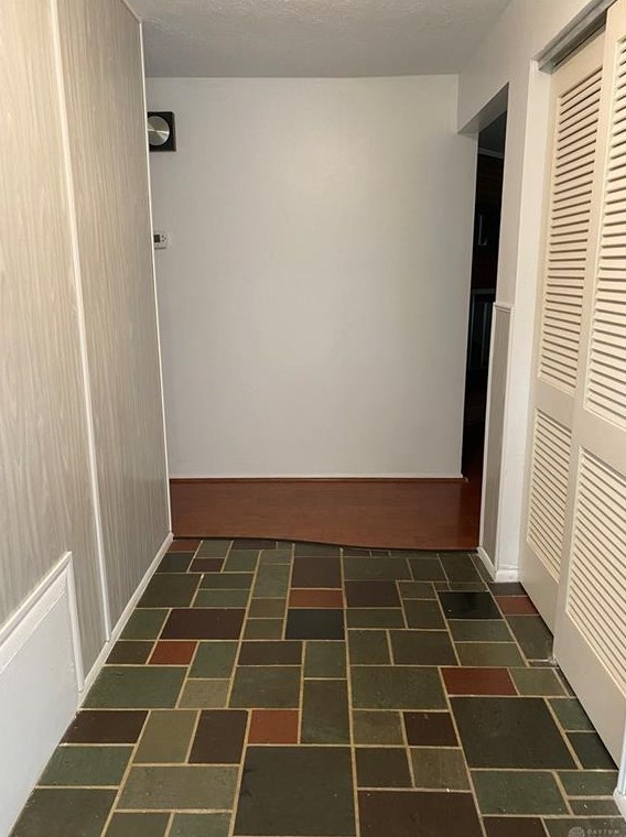 610 Liscum Dr, Dayton OH  45417-8805 exterior