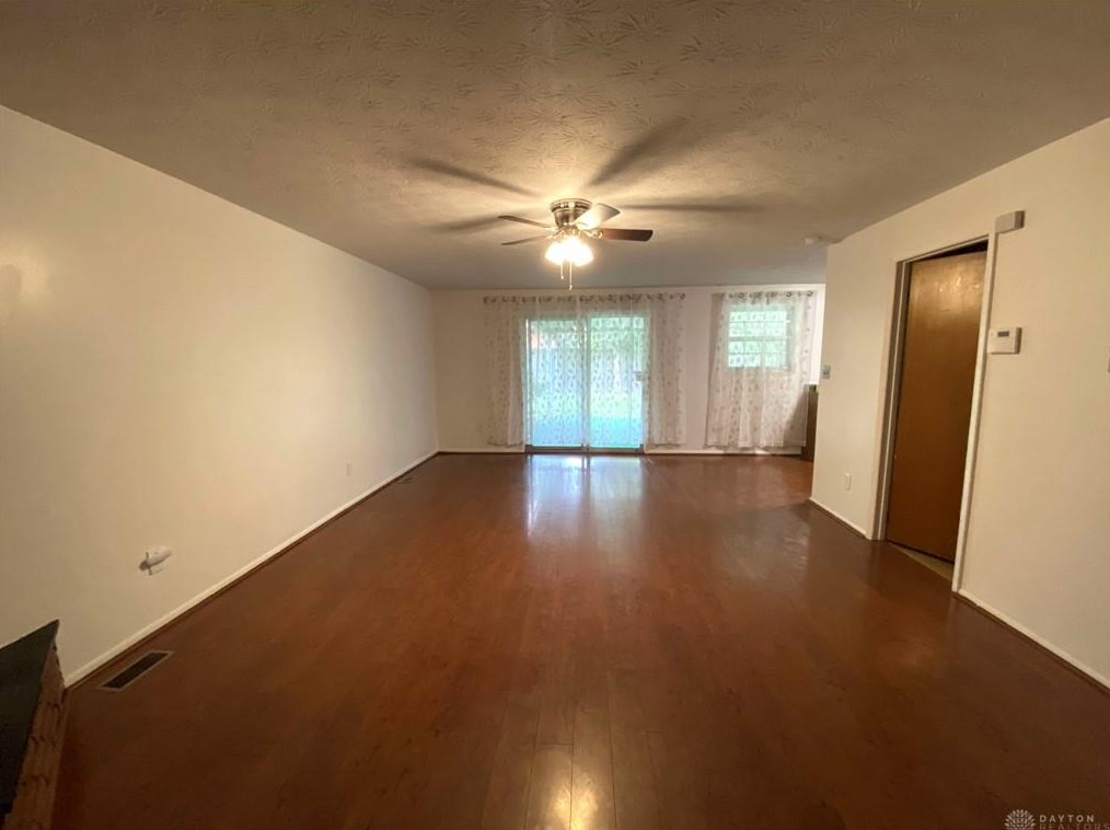 610 Liscum Dr, Dayton OH  45417-8805 exterior