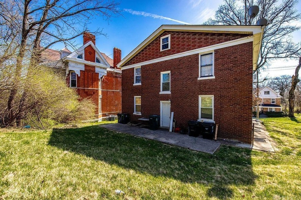 3025 Gilbert Ave, Cincinnati OH  45206-1050 exterior