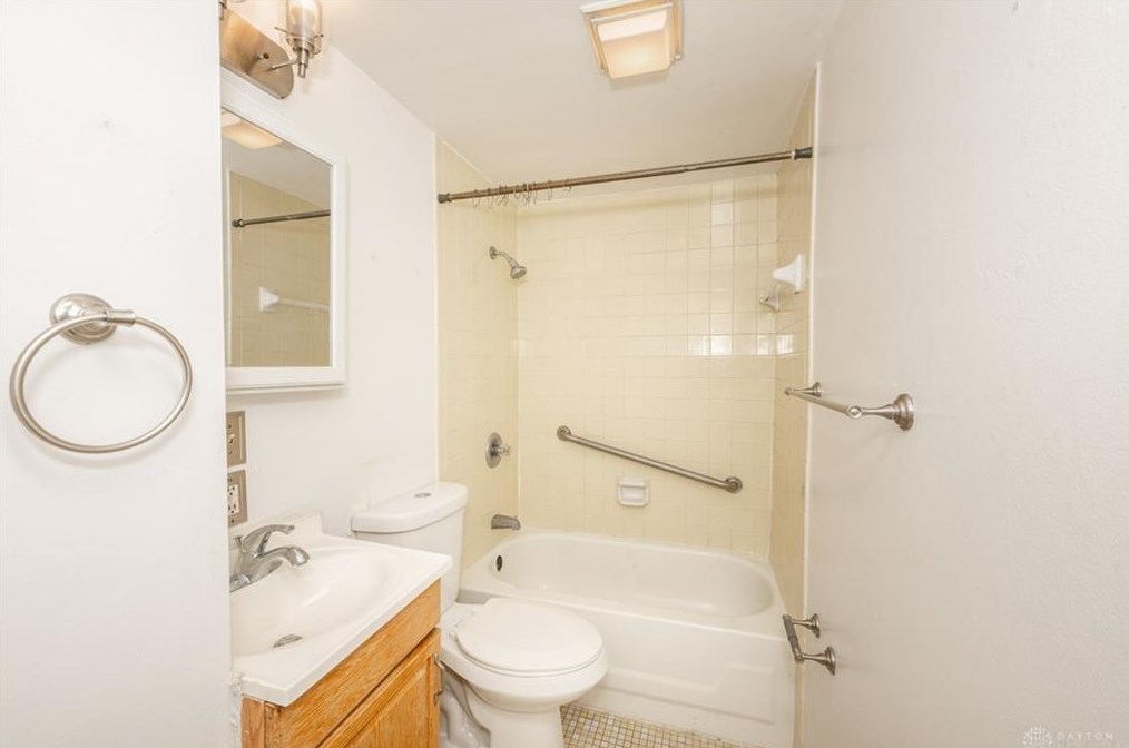 120 Vine St, Cincinnati OH  45215-3250 exterior