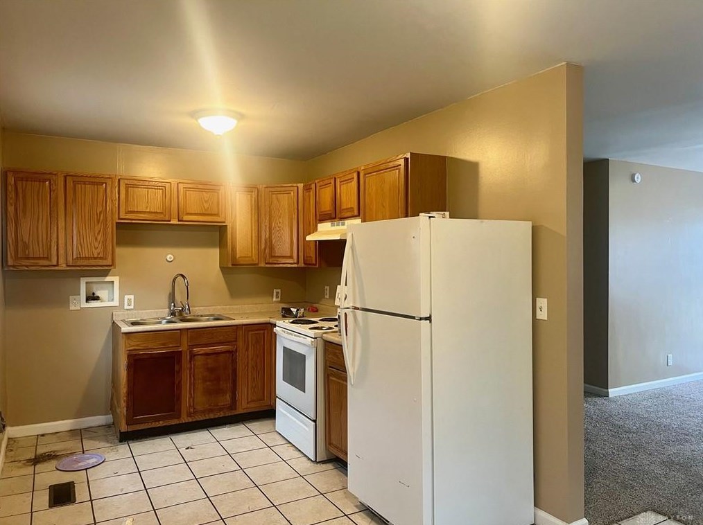 2019 Piccadilly Ave, Dayton OH  45406-3825 exterior