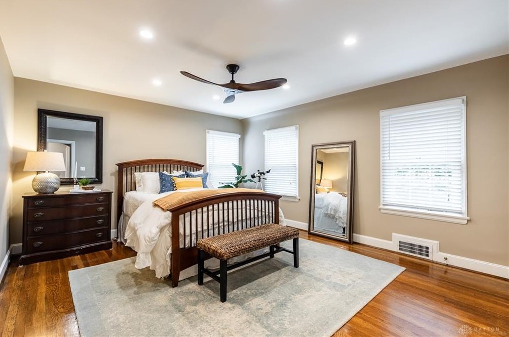 1244 Hayward Ave, Cincinnati OH 45208-4327 exterior