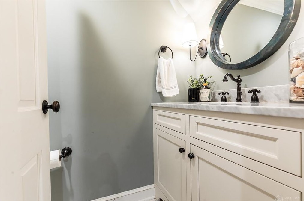 1244 Hayward Ave, Cincinnati OH 45208-4327 exterior