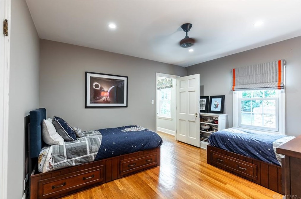 1244 Hayward Ave, Cincinnati OH 45208-4327 exterior