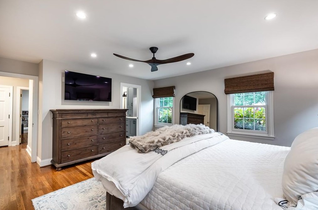 1244 Hayward Ave, Cincinnati OH 45208-4327 exterior