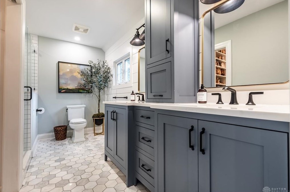 1244 Hayward Ave, Cincinnati OH 45208-4327 exterior