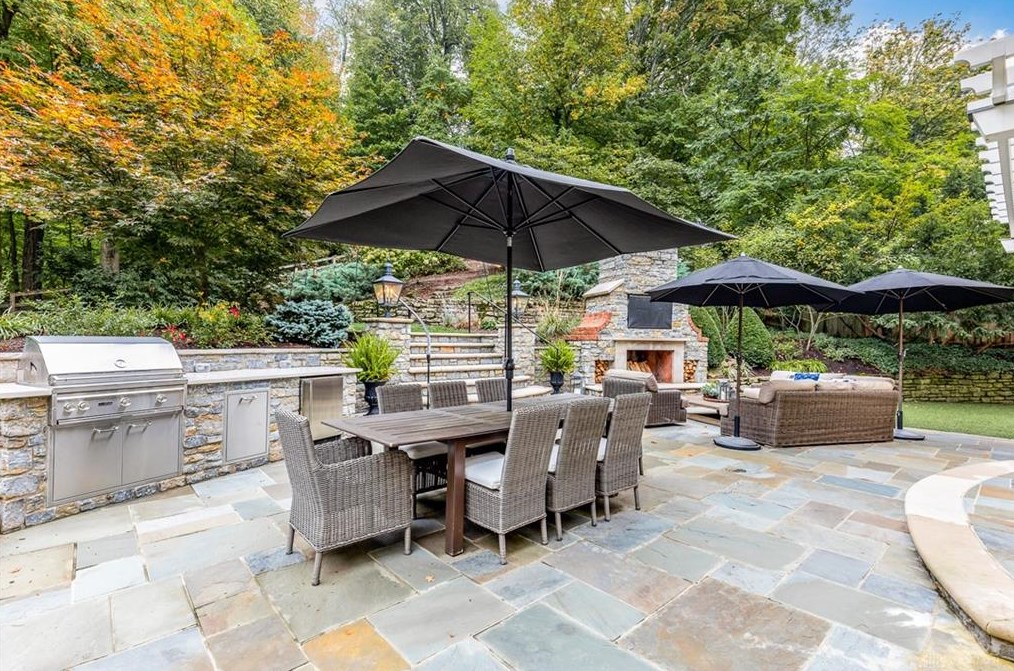 1244 Hayward Ave, Cincinnati OH 45208-4327 exterior