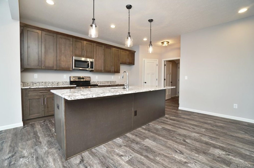 310 Selkirk Pl, Trenton OH  45067 exterior