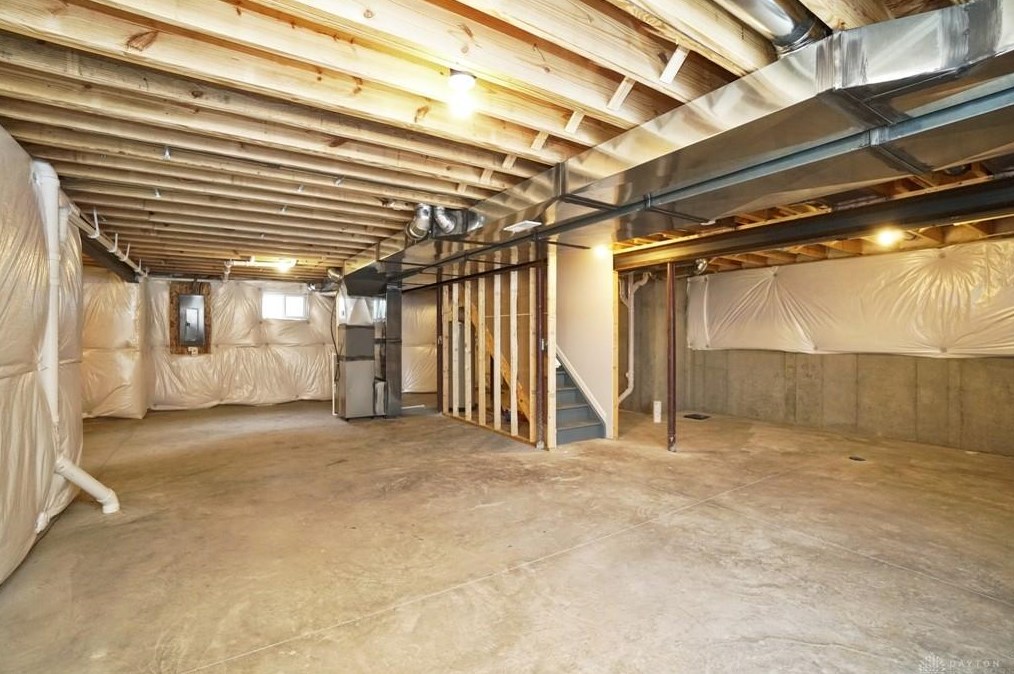 310 Selkirk Pl, Trenton OH  45067 exterior