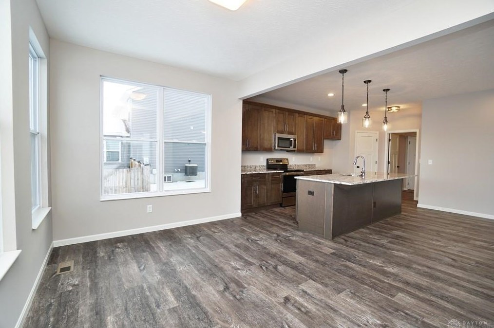 310 Selkirk Pl, Trenton OH  45067 exterior