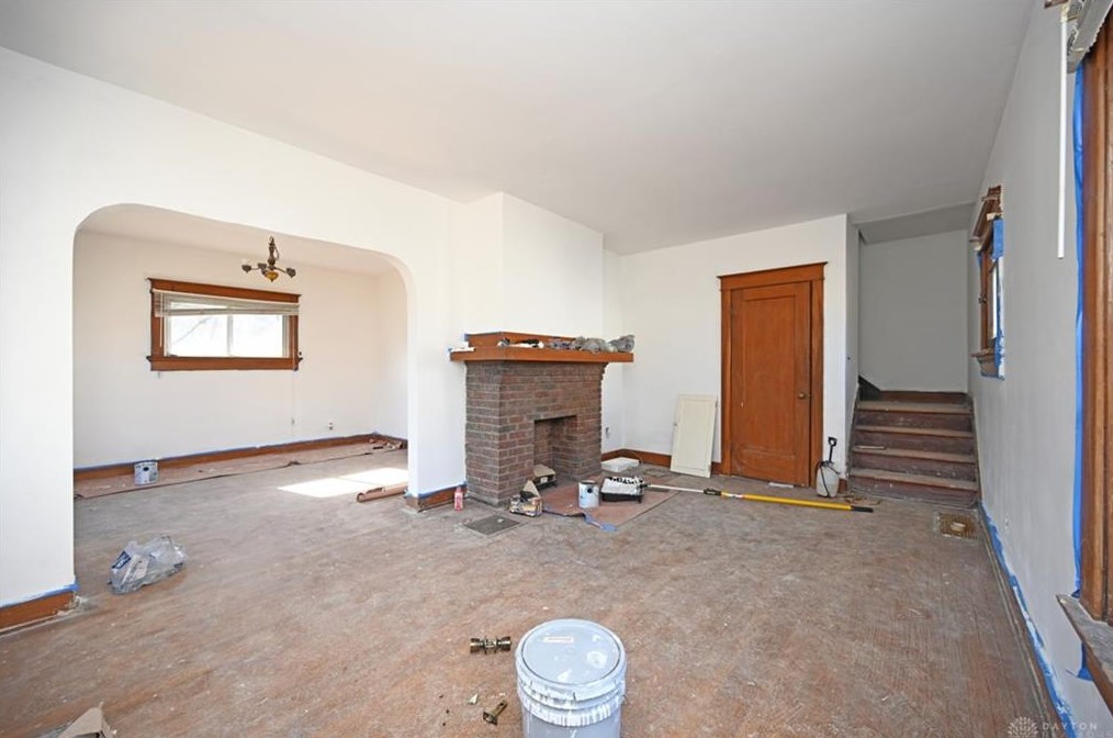 2213 Ravenwood Ave, Dayton OH  45406-2834 exterior