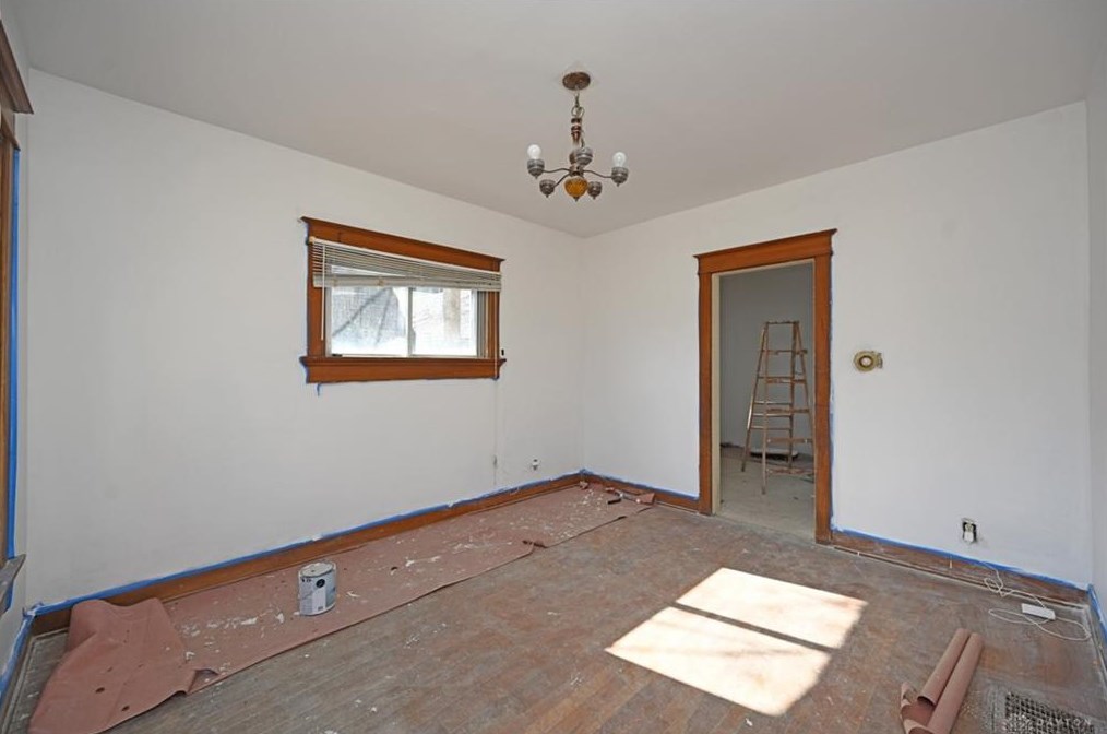 2213 Ravenwood Ave, Dayton OH  45406-2834 exterior