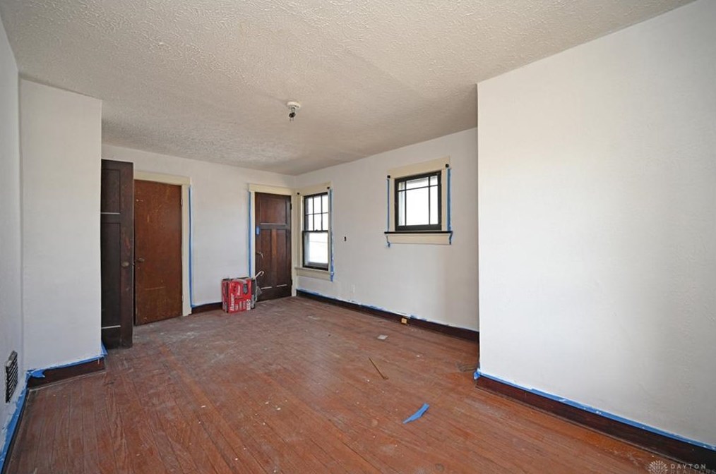 2213 Ravenwood Ave, Dayton OH  45406-2834 exterior