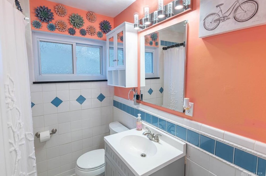 1013 Hollendale Dr, Dayton OH  45429-4744 exterior