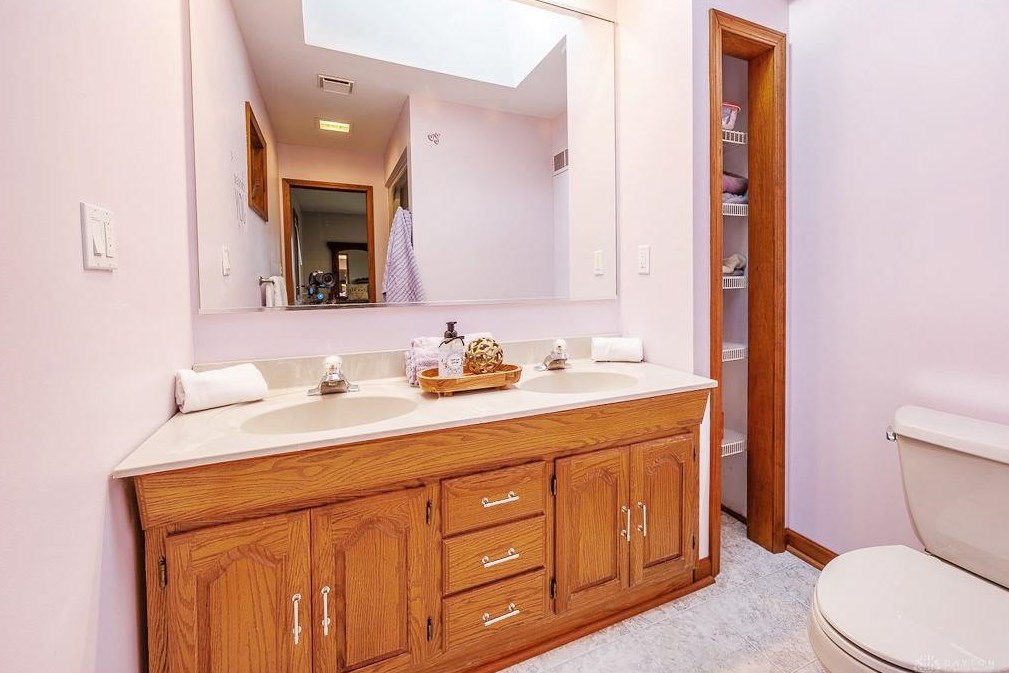 628 Mears Dr, Miamisburg OH  45342-2206 exterior